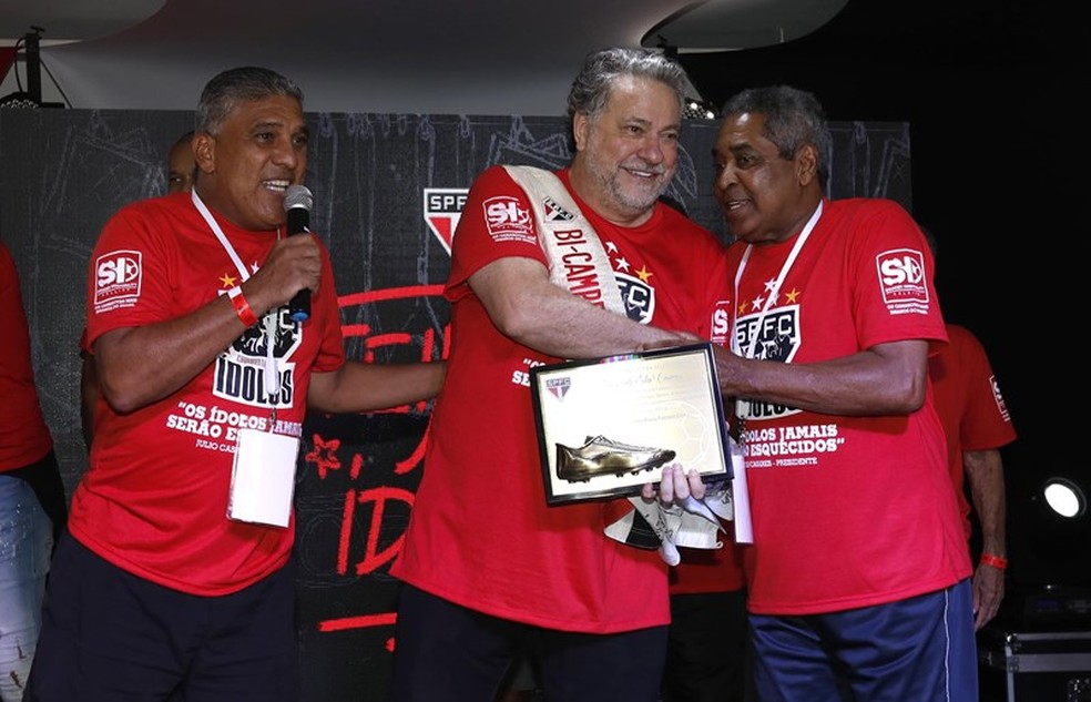 Casares foi homenageado como "Patrono dos Ex-Atletas" — Foto: Rubens Chiri/Saopaulofc.net