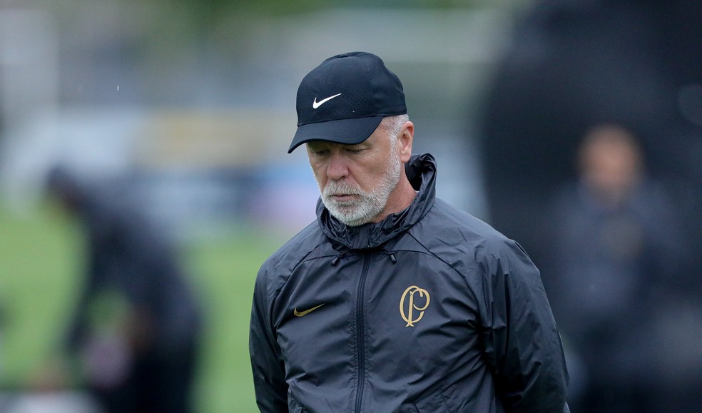 Mano Menezes tenta dar jeito no Corinthians na reta final da temporada — Foto: Rodrigo Coca/Agência Corinthians