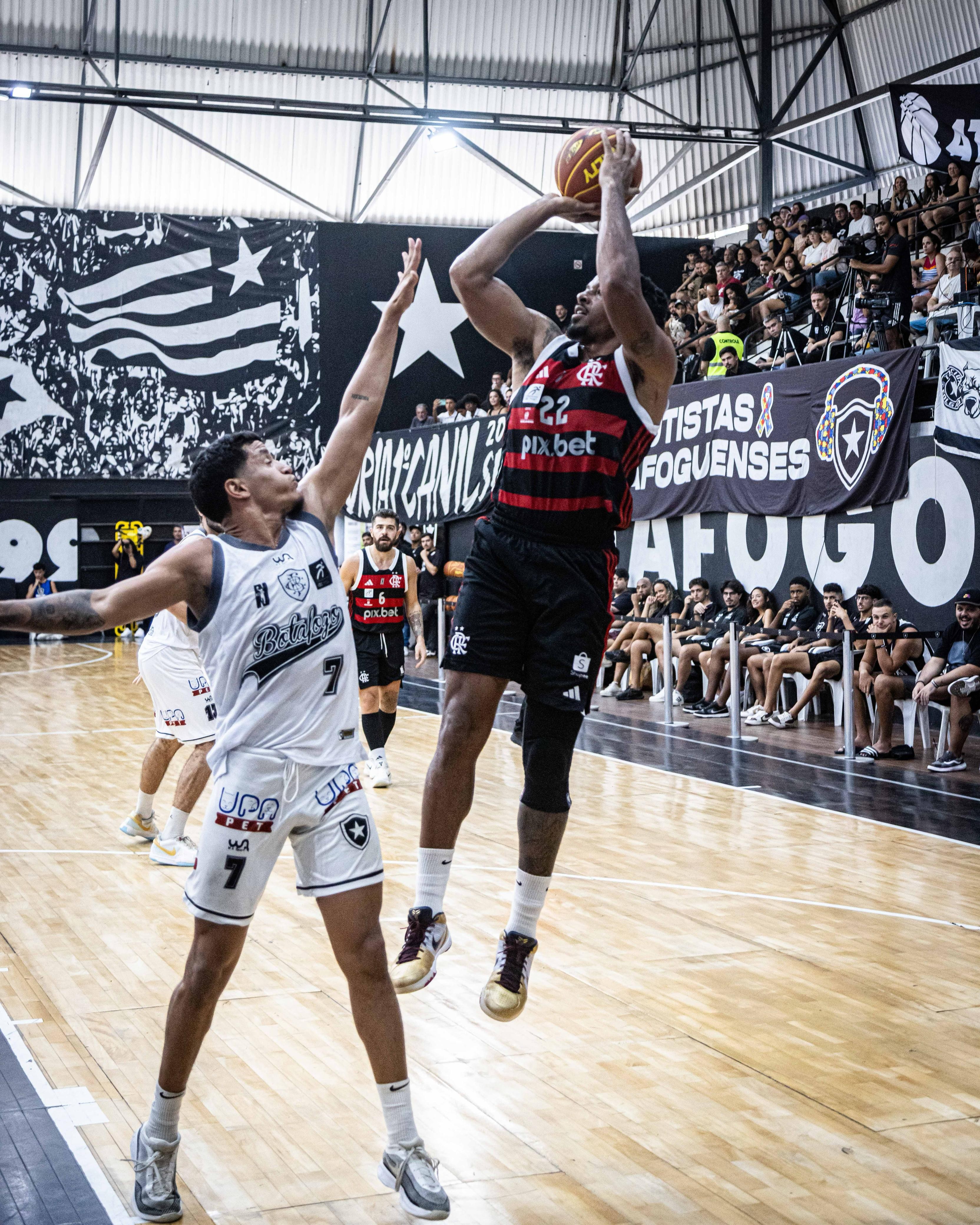 Flamengo vence Botafogo em segundo clássico consecutivo no NBB