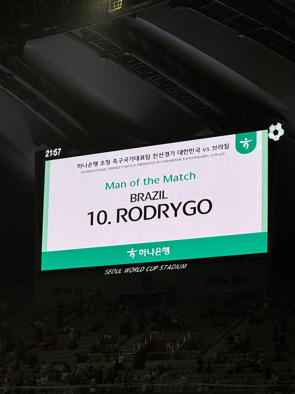 Rodrygo em ação pela Seleção Brasileira, foi eleito o melhor jogador em campo no amistoso contra a Coreia do Sul.