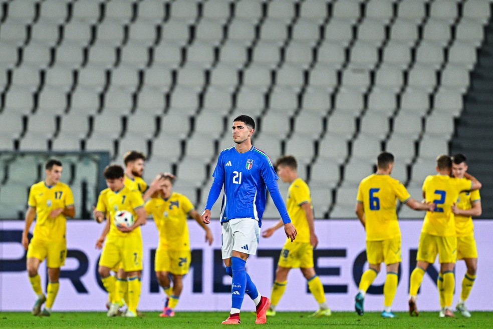 Cristian Volpato em ação pelo time sub-21 da Itália em 2024