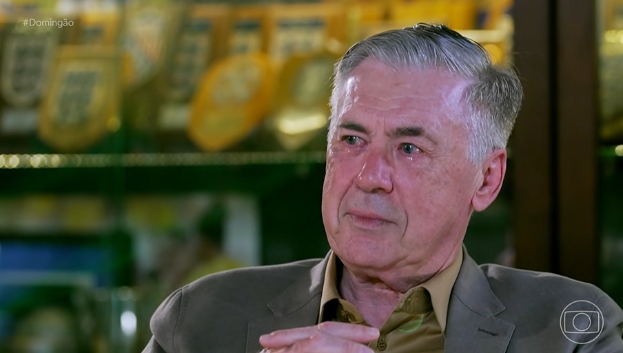 Ancelotti se emociona em participação no "Domingão com Huck"