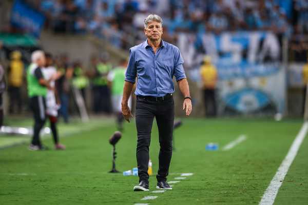 Renato reafirma critica e exige respeito após vitória do Grêmio.