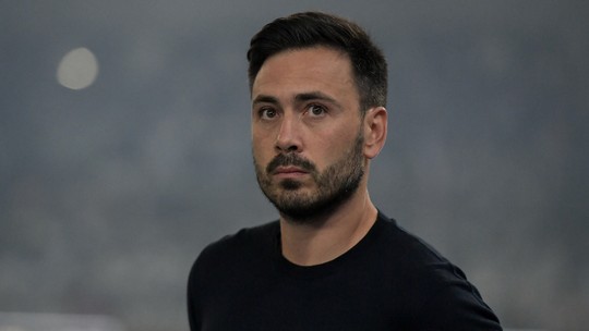 Bastidores: irritado com postura do time, Textor prega paciência com trabalho de Davide no Botafogo - Empresário ficou incomodado com a atitude da equipe no segundo tempo contra o Mirassol, mas não pretende fazer mudanças no comando da equipe