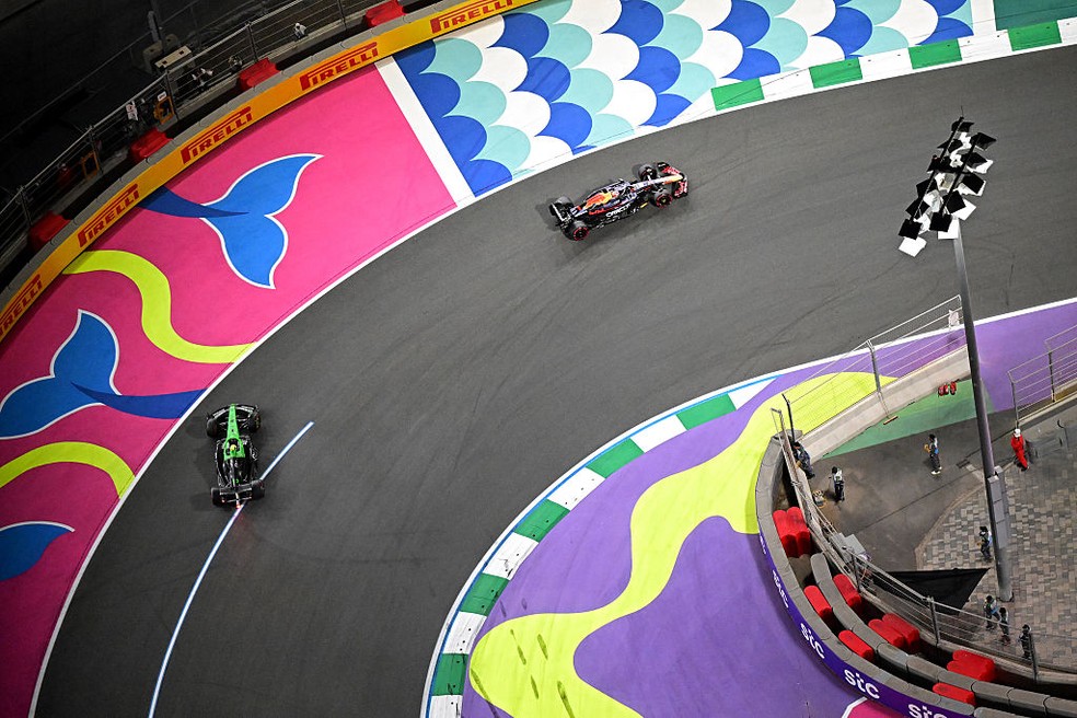 Gabriel Bortoleto roda durante a classificação para o GP da Arábia Saudita — Foto: Pauline Ballet - Formula 1/Formula 1 via Getty Images