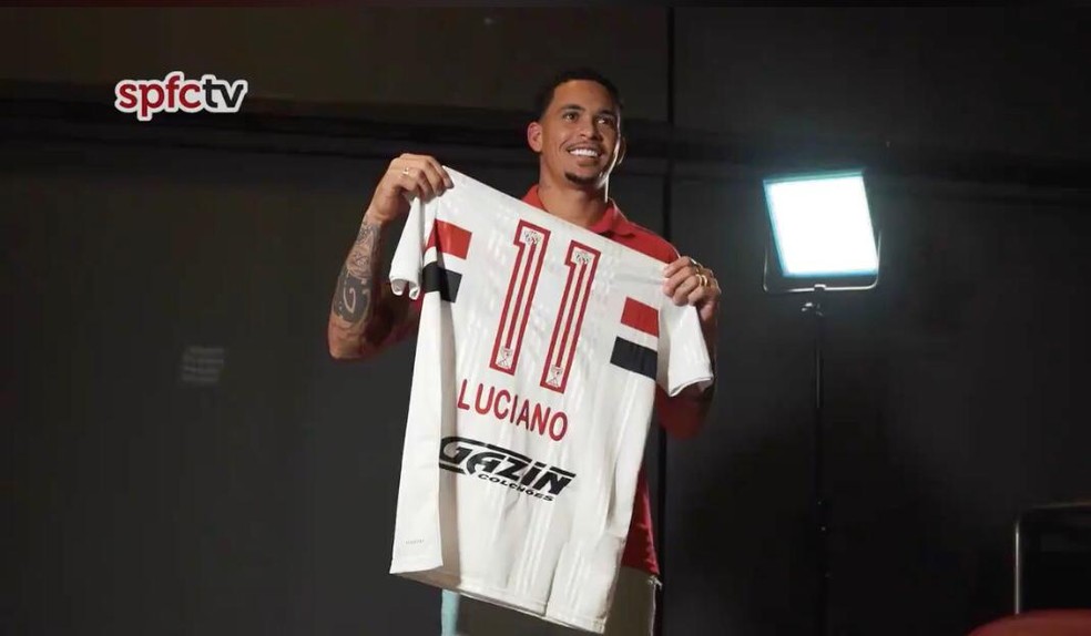 Luciano se iguala a ídolo da camisa 9 do São Paulo como 'maior