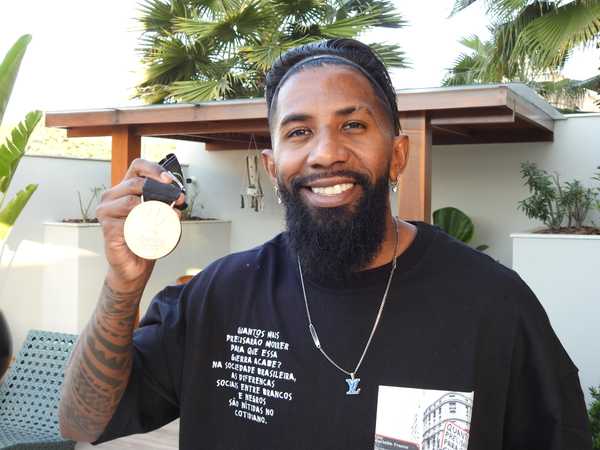 Rodinei agradece David Luiz por homenagem emocionante após vitória do Flamengo