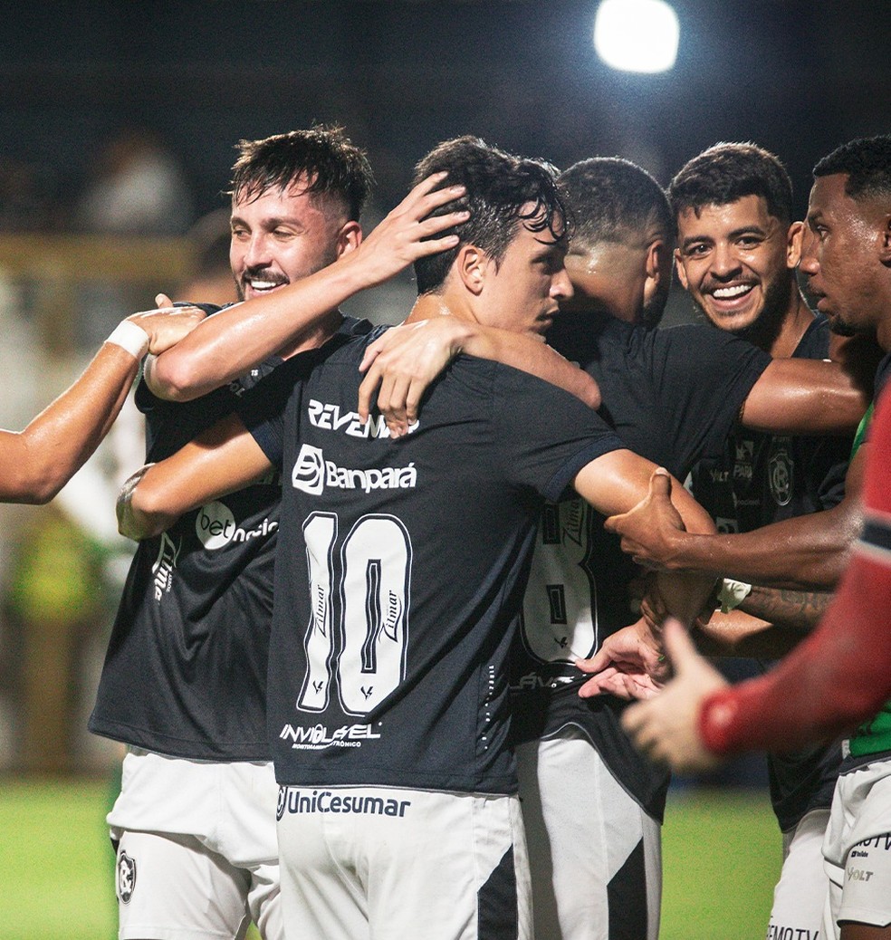 Matheus Anjos comemora assistência e gold e Pavano contra o Ferroviário — Foto: Samara Miranda/Ascom Remo