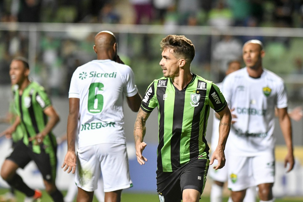 Ex-Vitória, campeão da Libertadores pelo Santos, acerta com clube da Série B