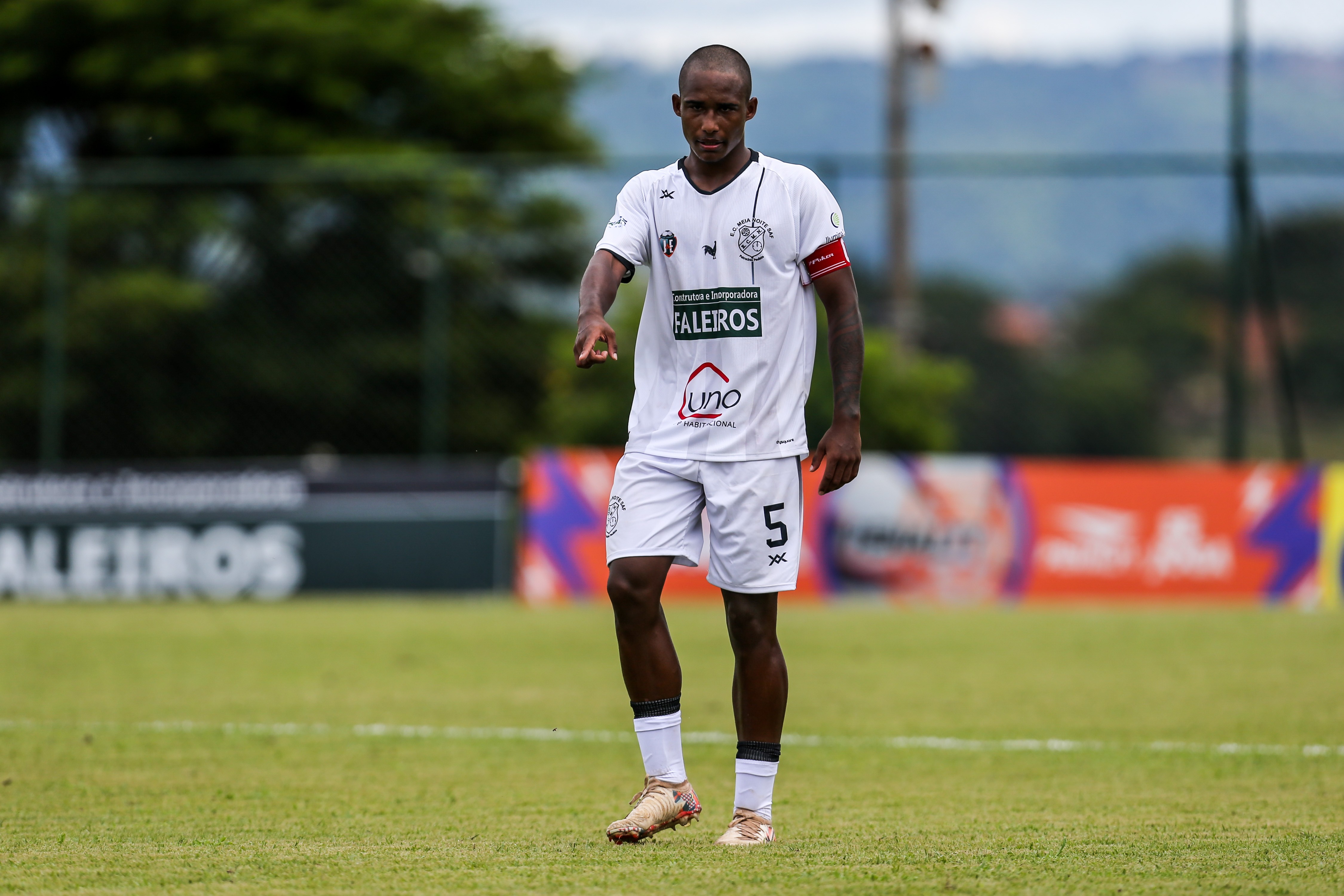 Copinha: Meia-noite planeja surpreender Cruzeiro com equipe jovem de 16,4 anos.