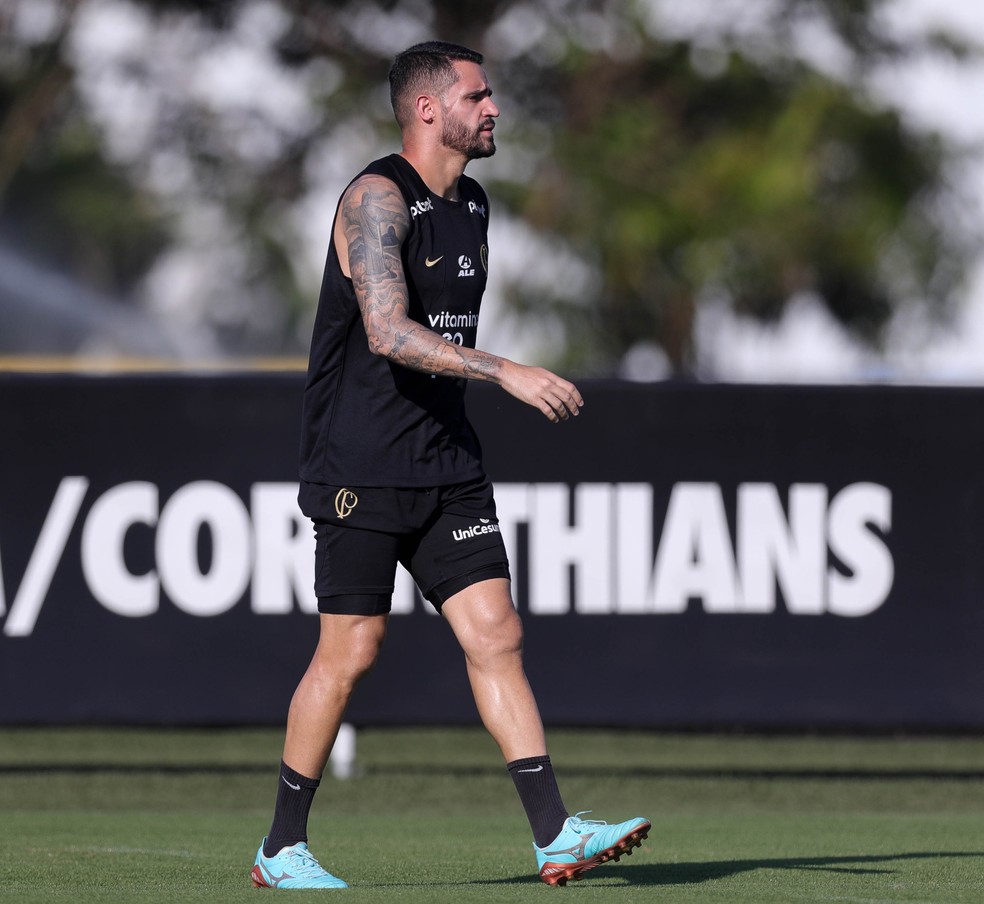 Wesley suspenso para a volta contra o Grêmio, este seria seu