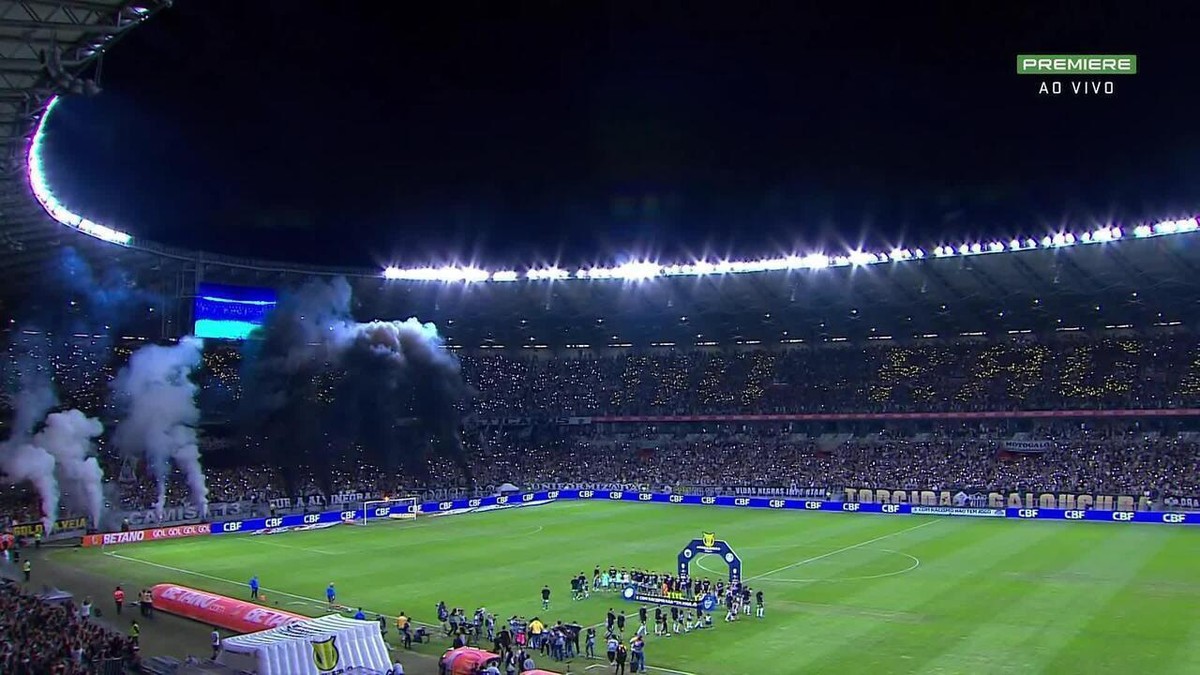 O Canto das Torcidas on X: Mosaico da torcida do Olimpia ontem, vs  Guaraní. no jogo em que o clube alvinegro conquistou o título nacional de  número 42.  / X