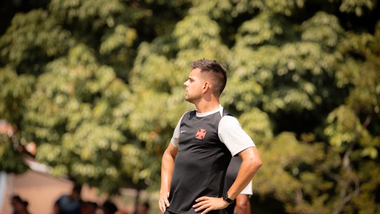 Técnico exalta jovens após prova de fogo na Sul-Americana