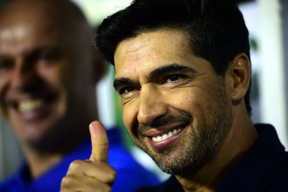 Abel Ferreira, t�cnico do Palmeiras, contra o Botafogo-SP � Foto: Marcos Ribolli