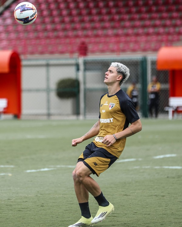 Provável escalação! Crespo fará mudanças no time titular contra a Portuguesa