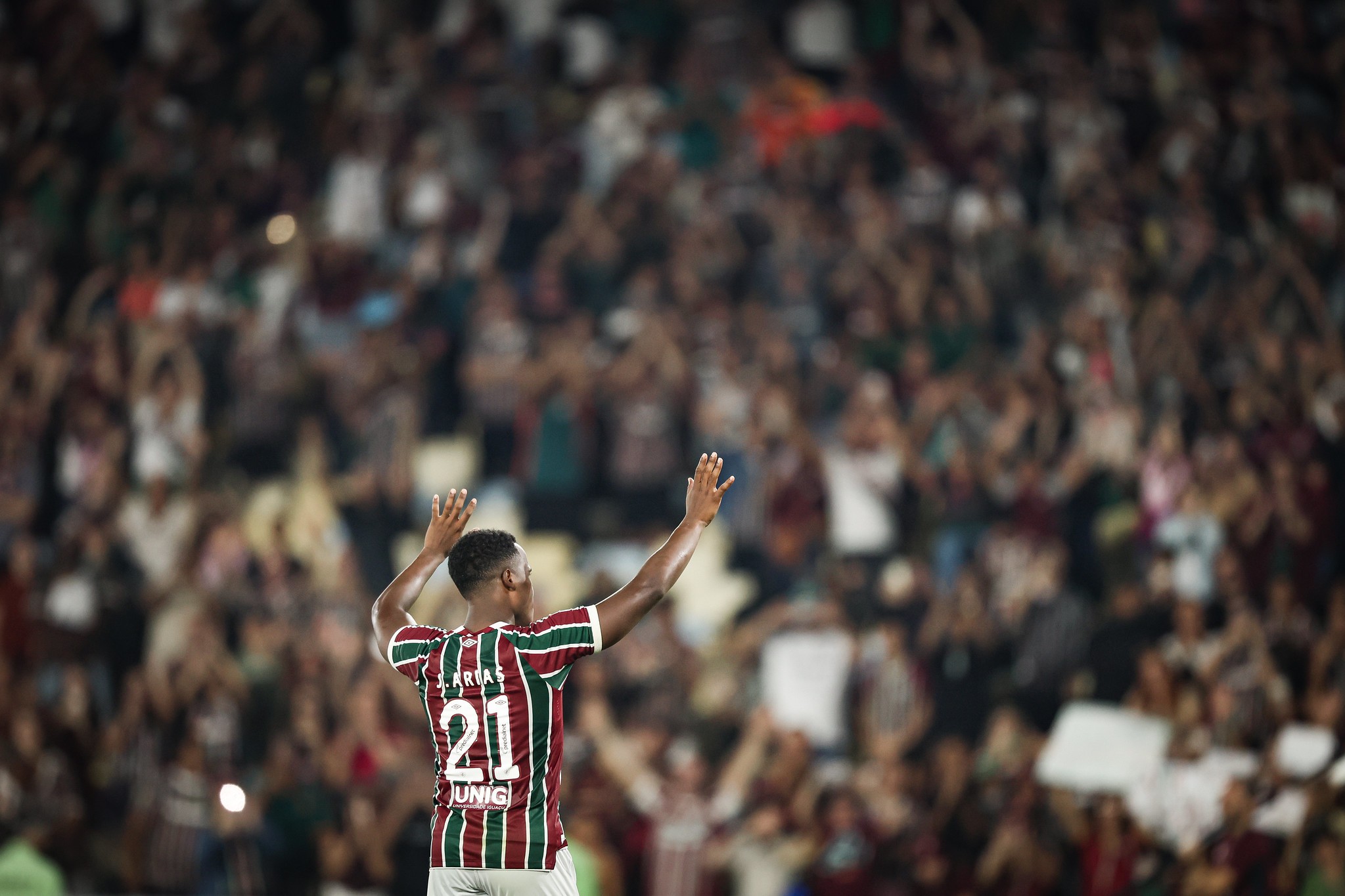Das negativas à venda: a linha do tempo do adeus de Arias ao Fluminense