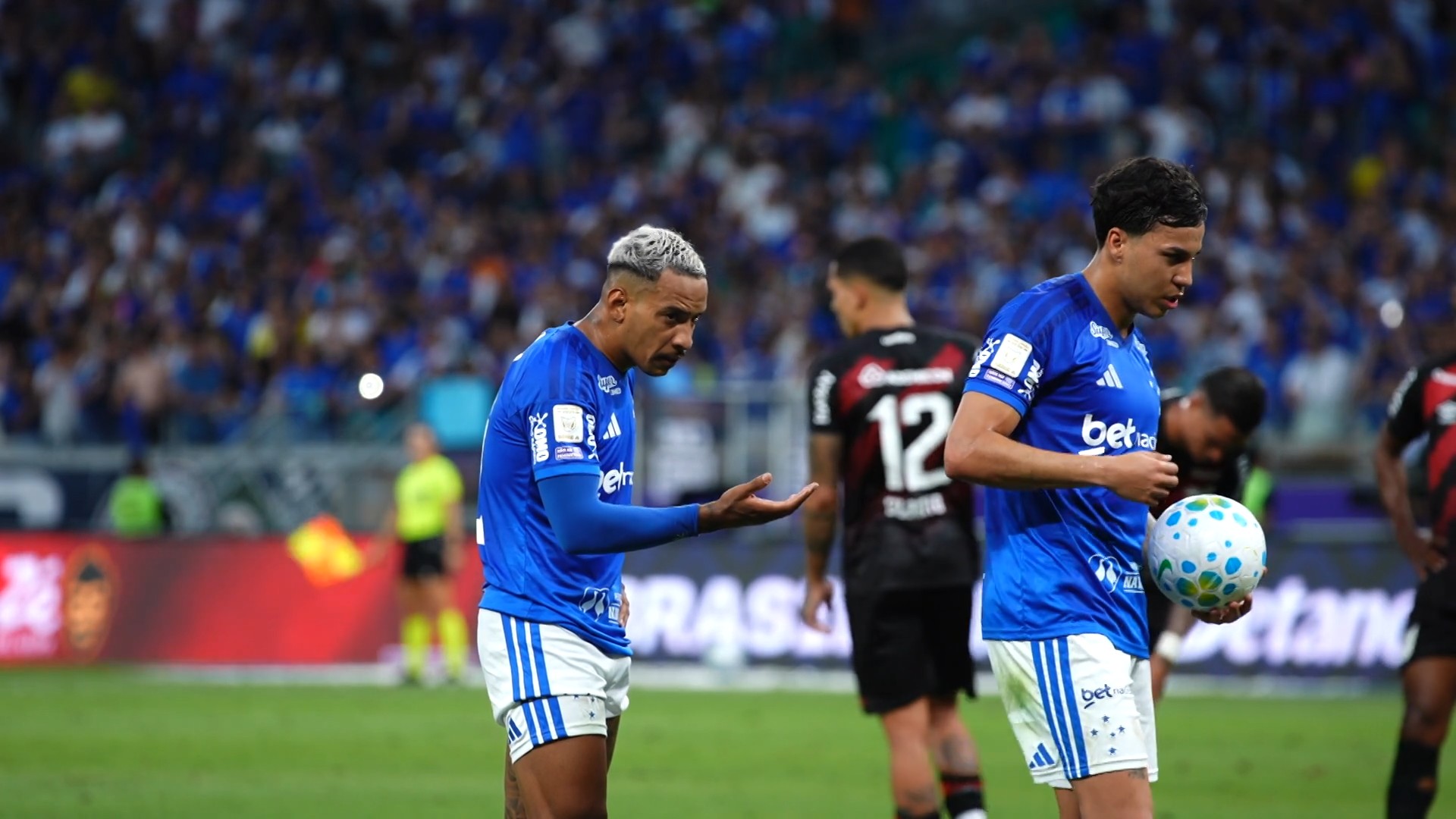 Kaio Jorge ou Matheus Pereira? Veja quem tem melhor aproveitamento em pênaltis
