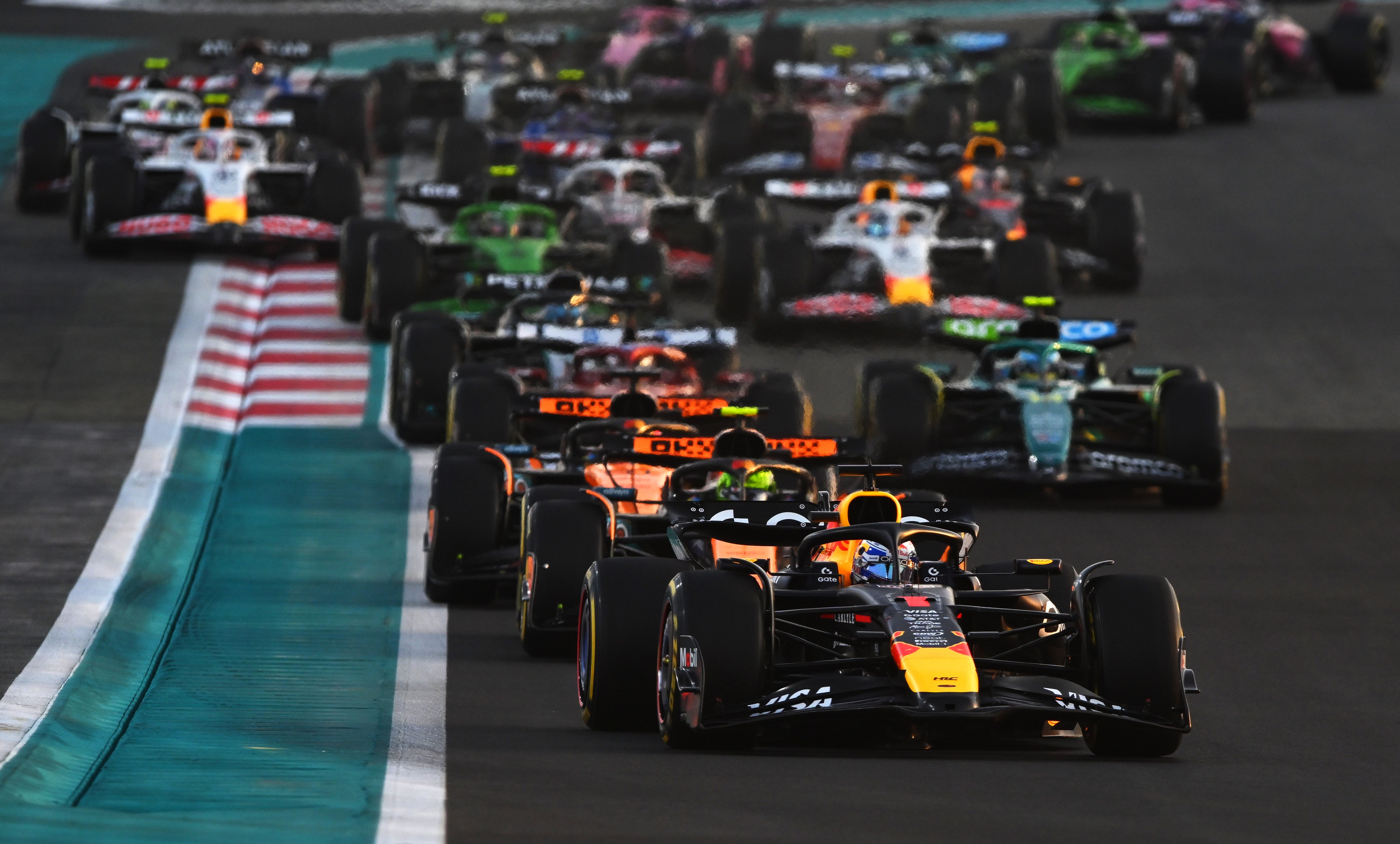 Presidente da F1 diz que GPs do Catar e Abu Dhabi vão encerrar a temporada
