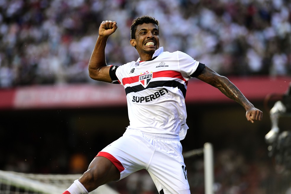 Gol de Luiz Gustavo em São Paulo x Portuguesa — Foto: Marcos Ribolli