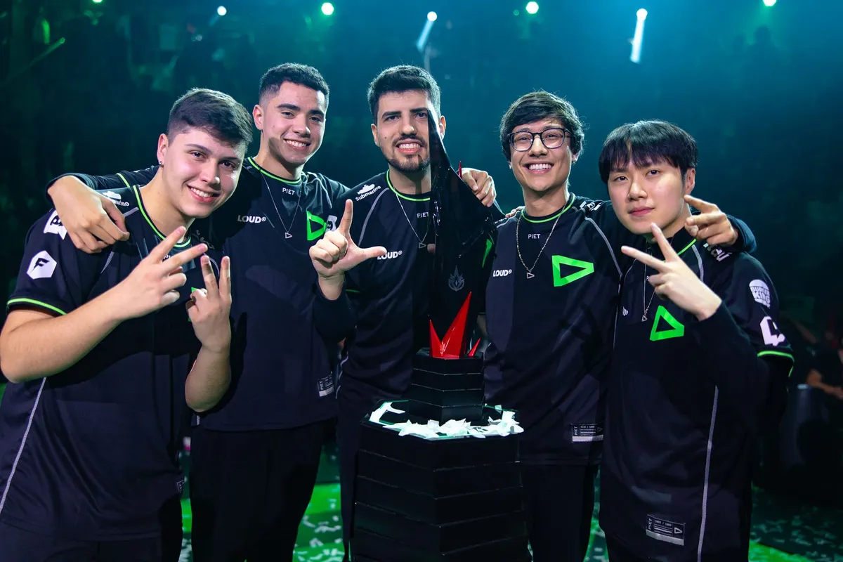 Relembre os momentos mais marcantes da LOUD no CBLOL loud 2 split 22 campeao 4.jpg