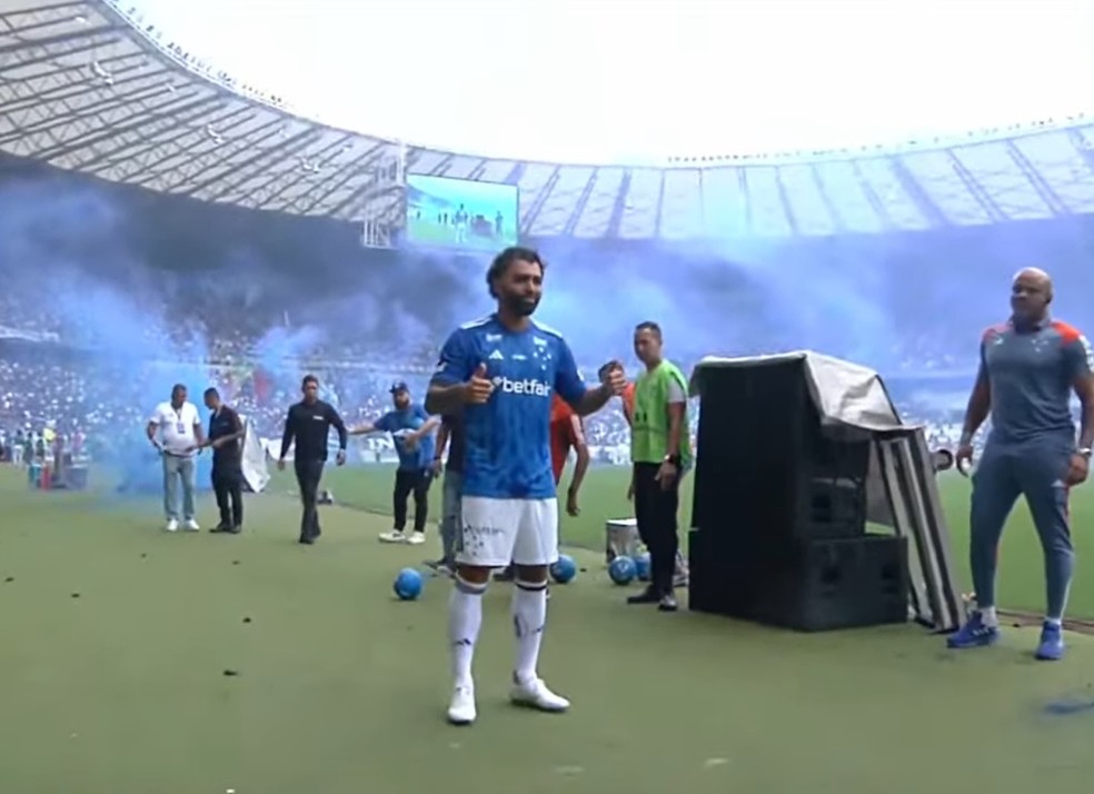 APRESENTADO! Gabigol brilha no Mineirão e encanta torcida do Cruzeiro