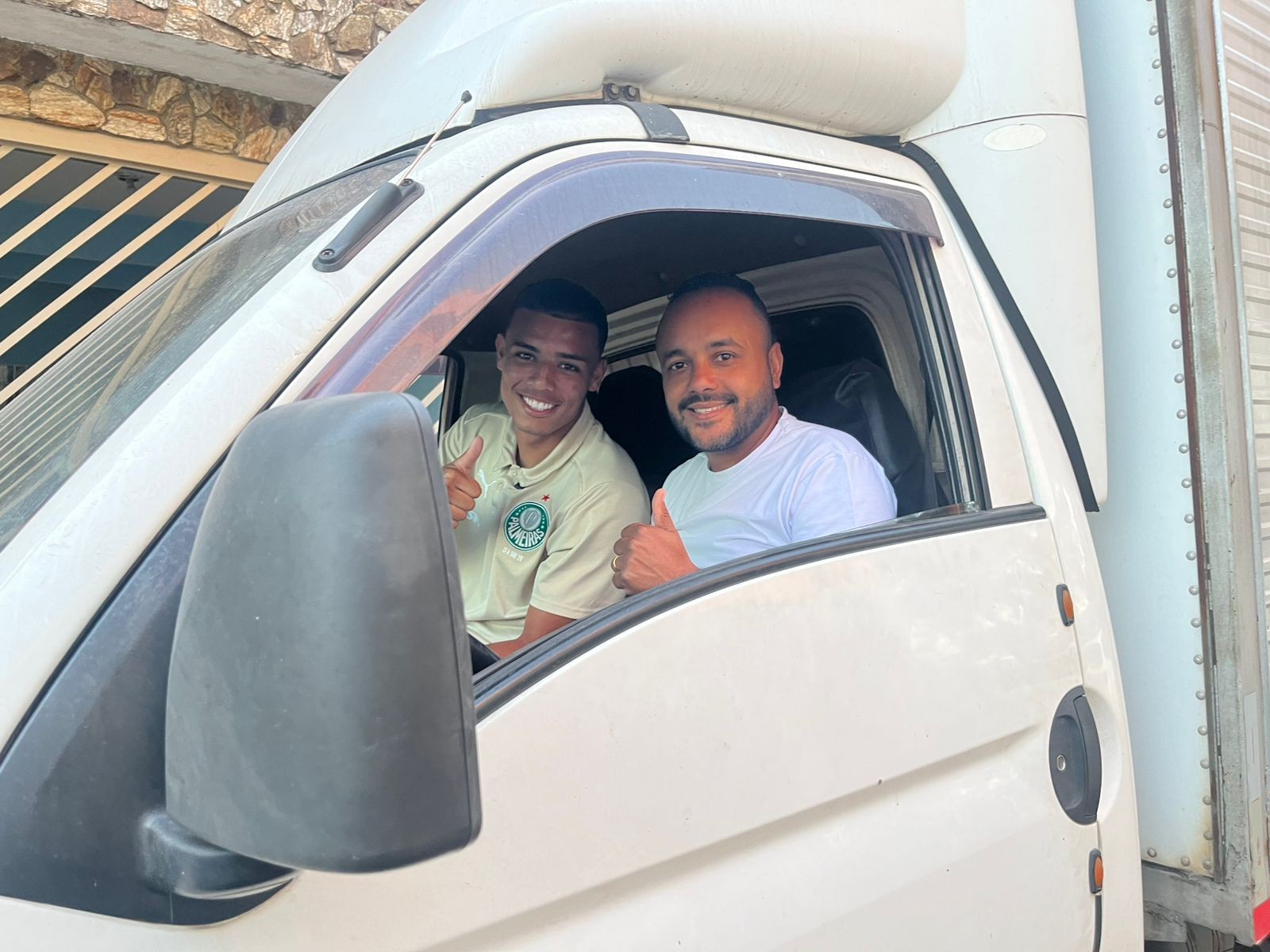 Atleta do Palmeiras sub-20 abandona entregas para se dedicar ao futebol profissional