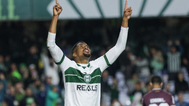 Iury Castilho marcou terceiro do Coritiba