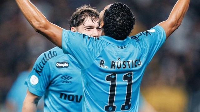 Rony comemora o gol contra o Remo