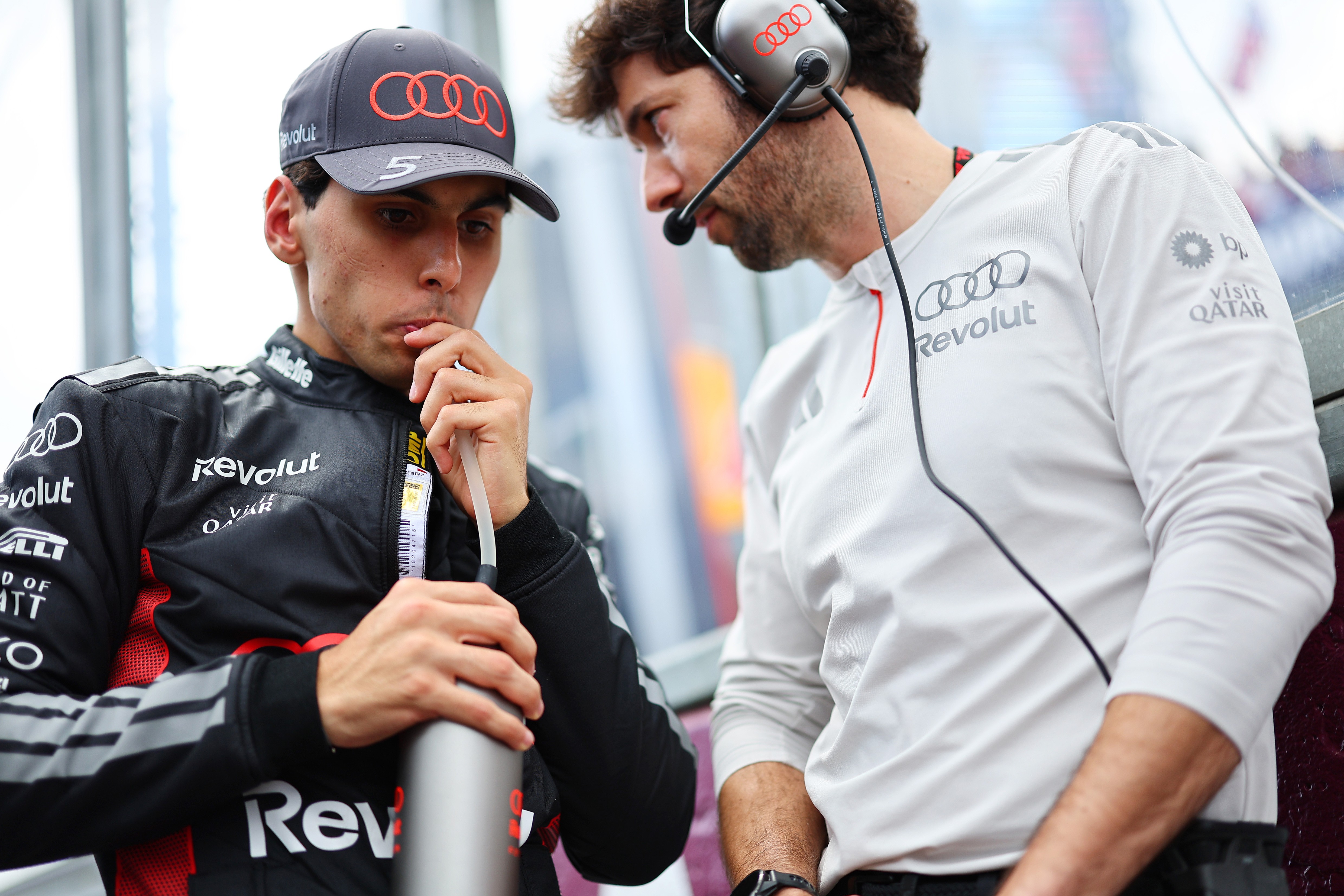 Bortoleto pede pés no chão antes do GP da China: "Muito a aprender"