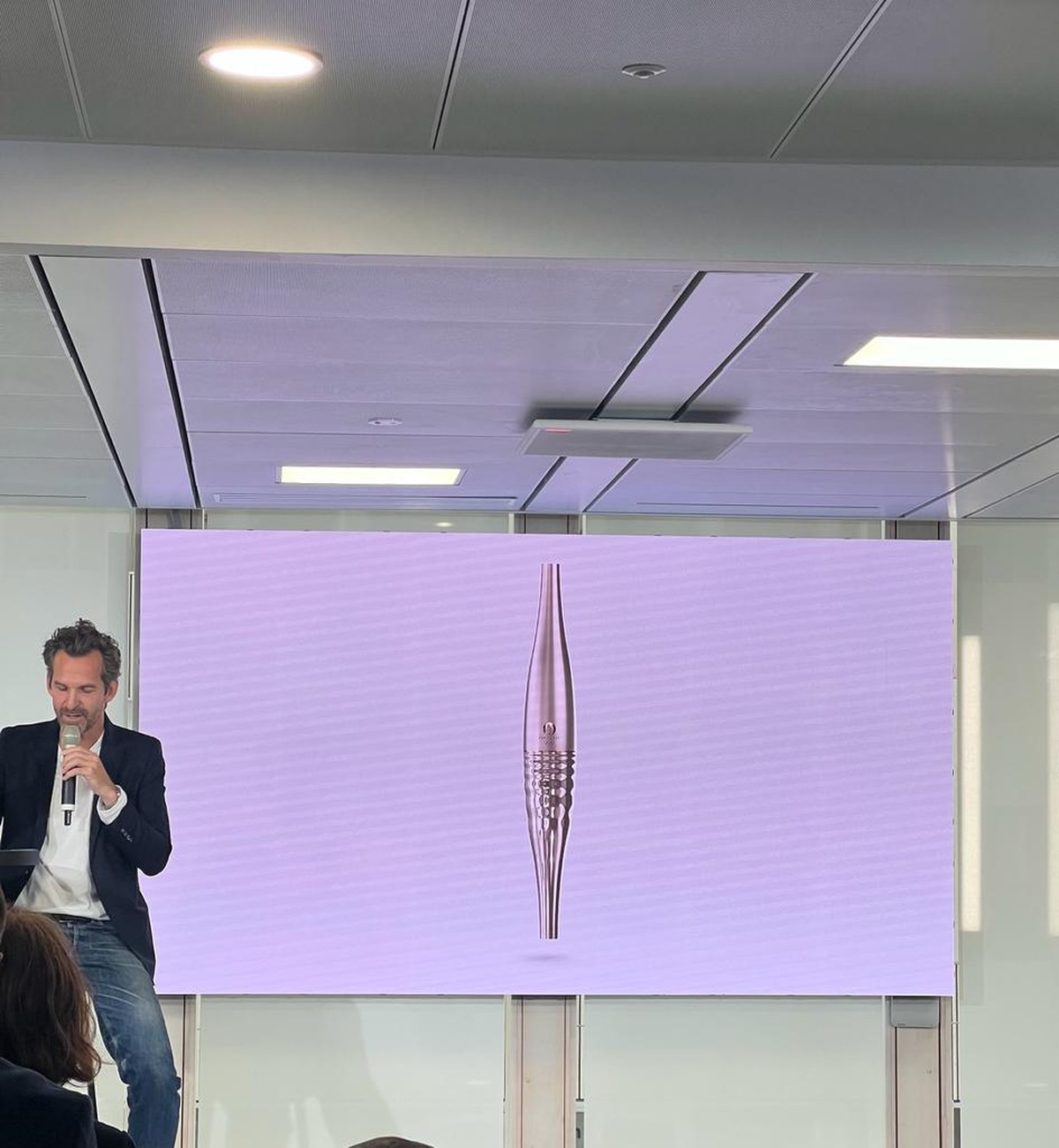 Comitê Organizador divulga design da tocha de Paris 2024; veja | olimpíadas