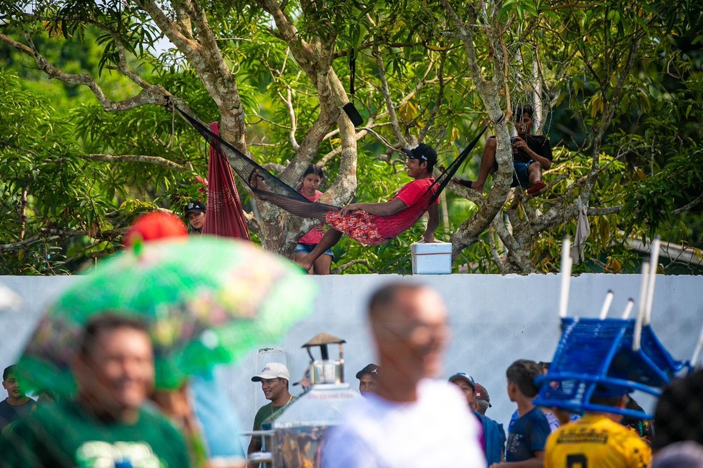 Cidade de Fonte Boa (a 577 quilômetros de Manaus), parou para assistir a final da Copa da Floresta — Foto: Laiza Balieiro
