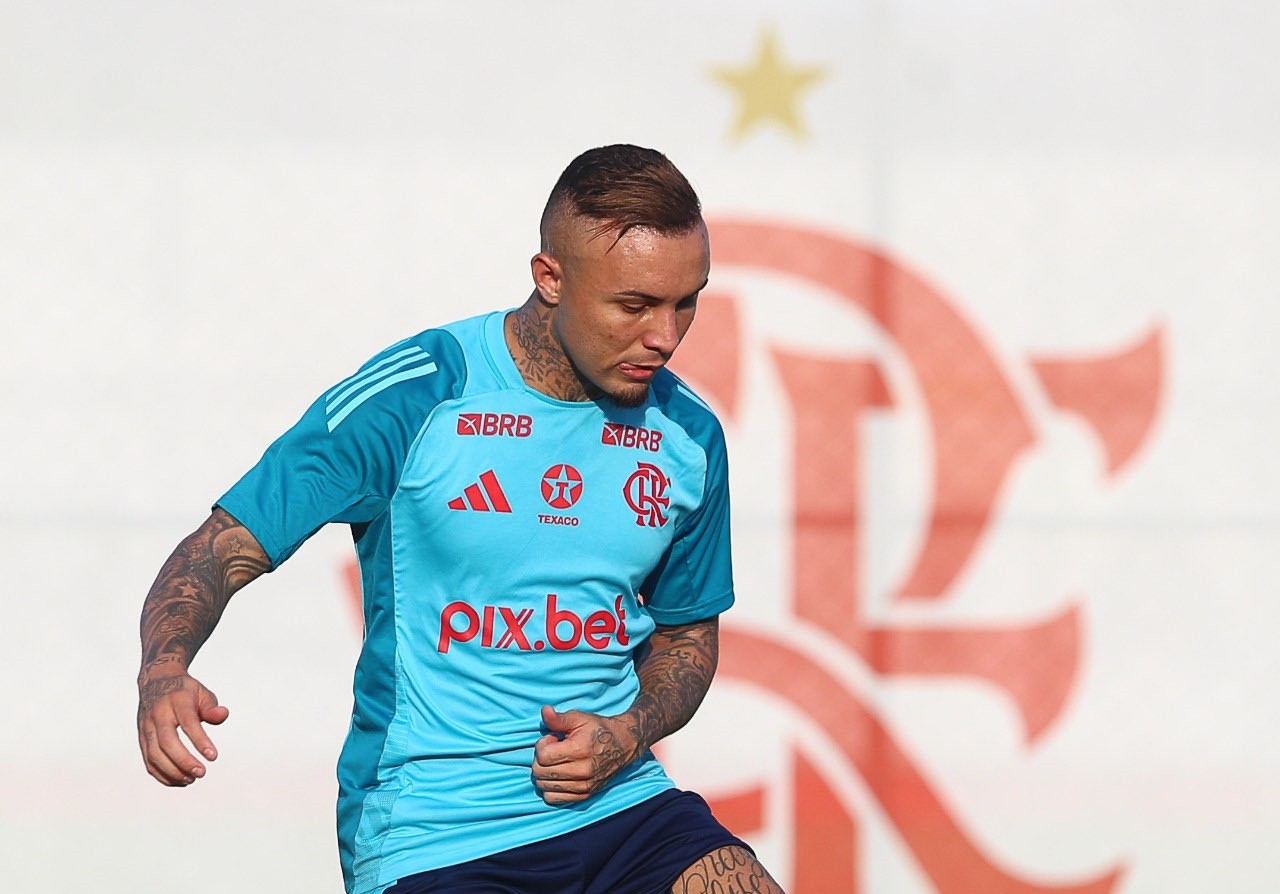 Filipe Luís mexe na escalação do Flamengo e Cebolinha surge como opção.