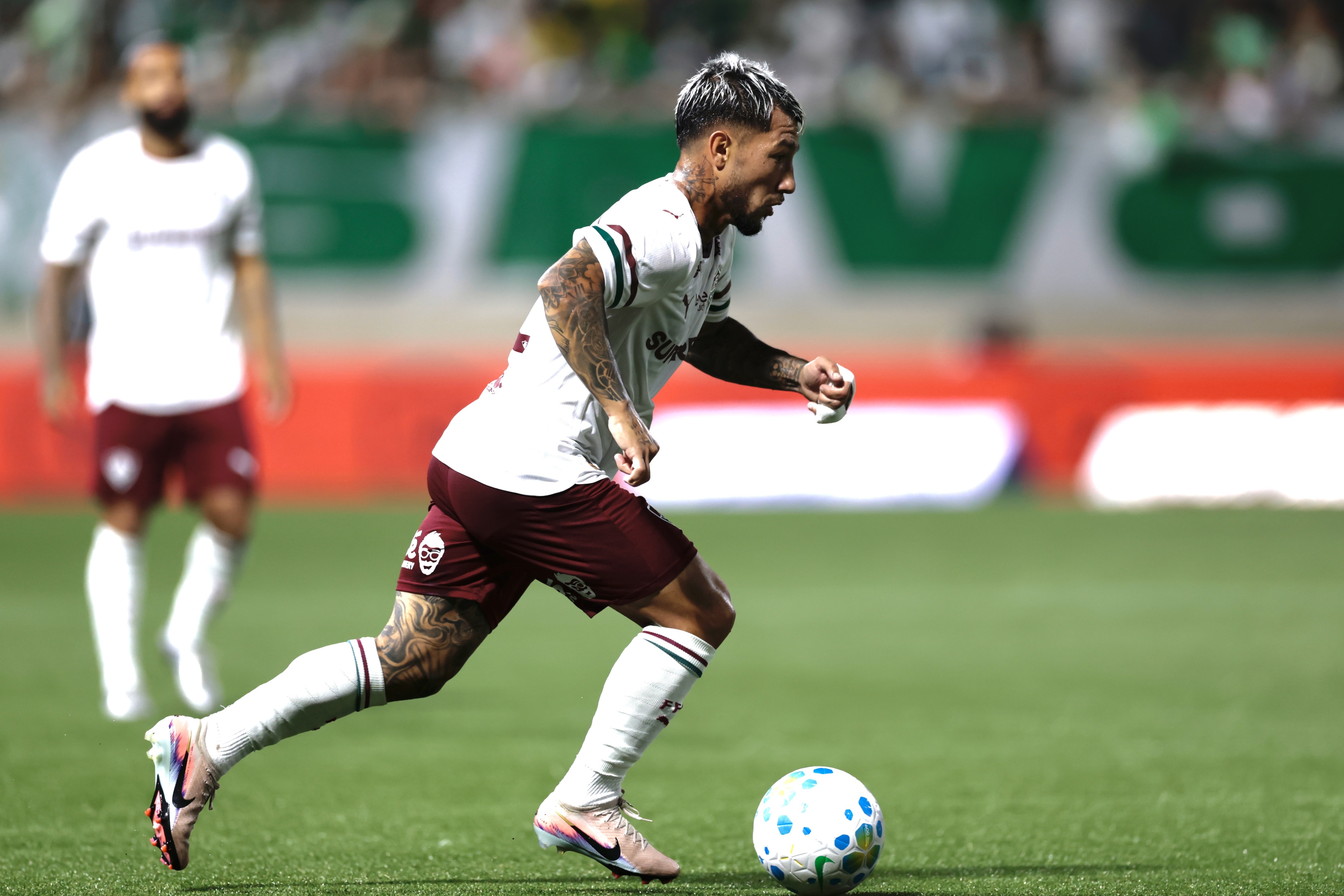 Fluminense: Bernal fora por um mês, mas Lucho Acosta pode pintar contra o Vasco