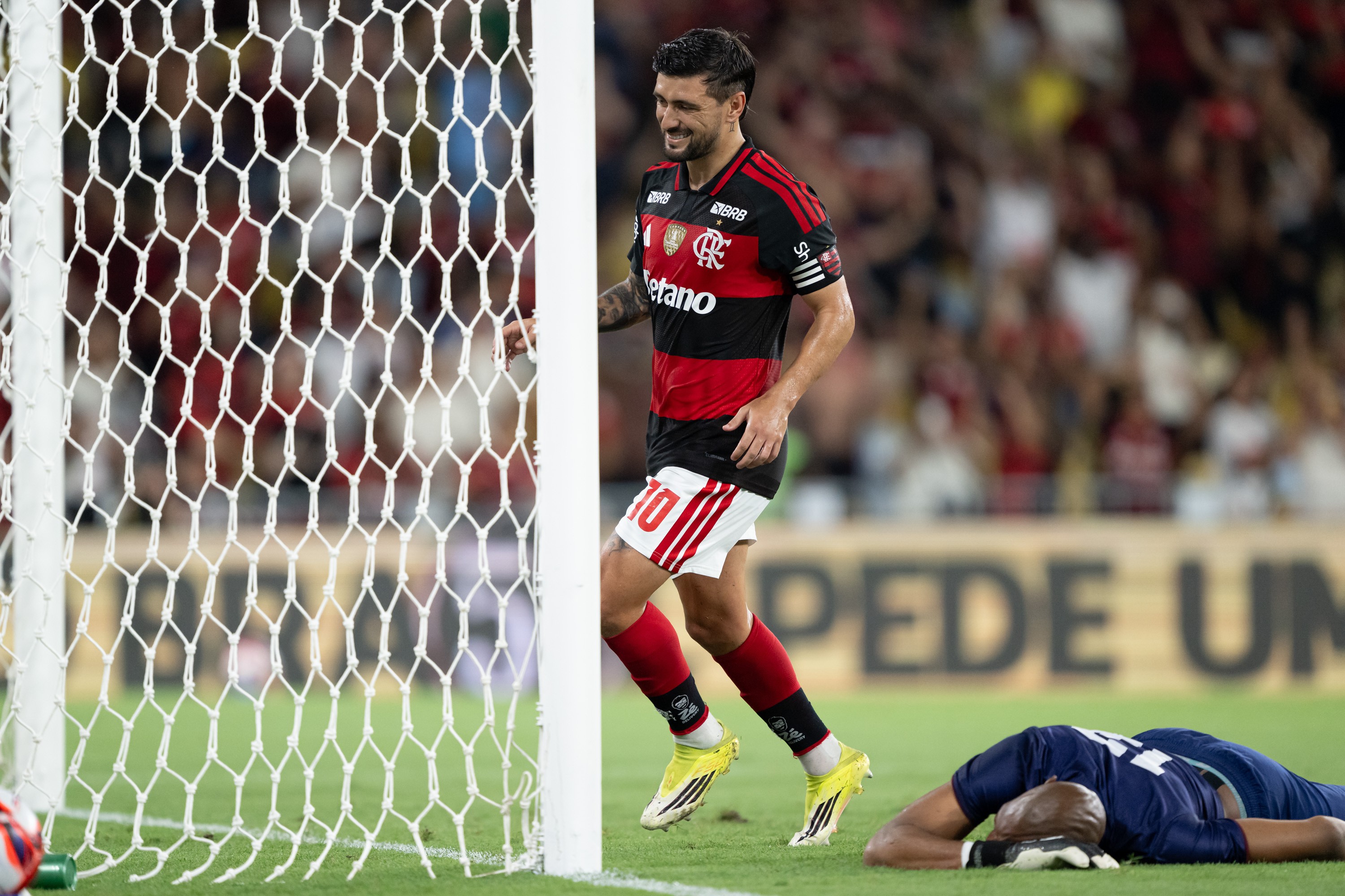 Arrascaeta atinge a marca de 100 gols pelo Flamengo e destaca: Uma conquista significativa