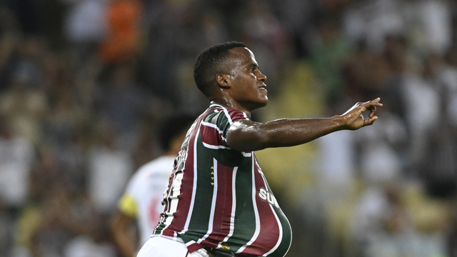 Arias comemora gol em Fluminense x Sampaio Corrêa