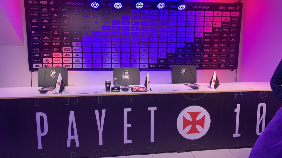 Apresentação do Payet no Vasco — Foto: ge