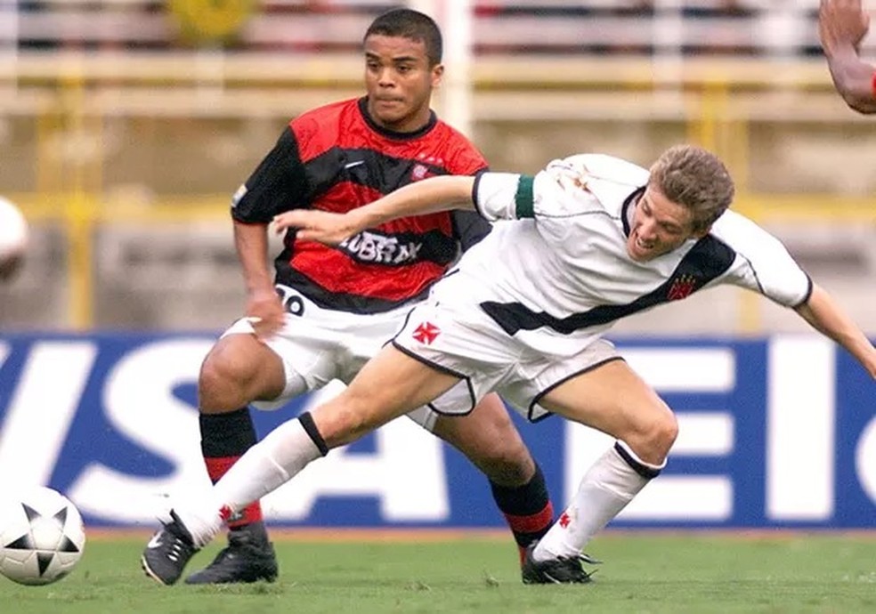 Roma em atuação pelo Flamengo contra o Vasco da Gama — Foto: Agência Estado