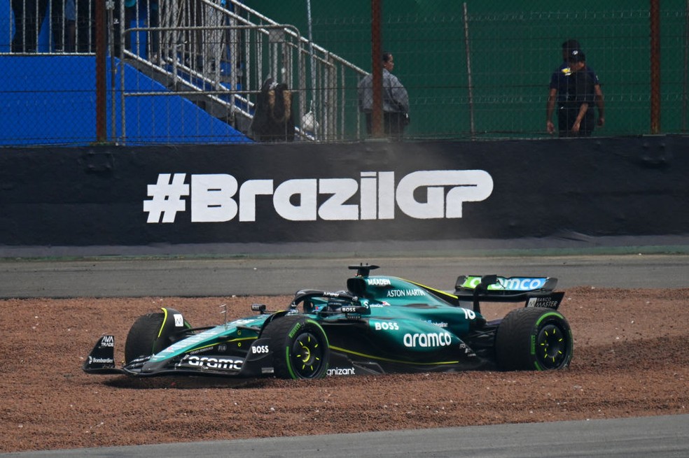 Lance Stroll tem problema na volta de aquecimento do GP de São Paulo 2024 — Foto: Getty Images