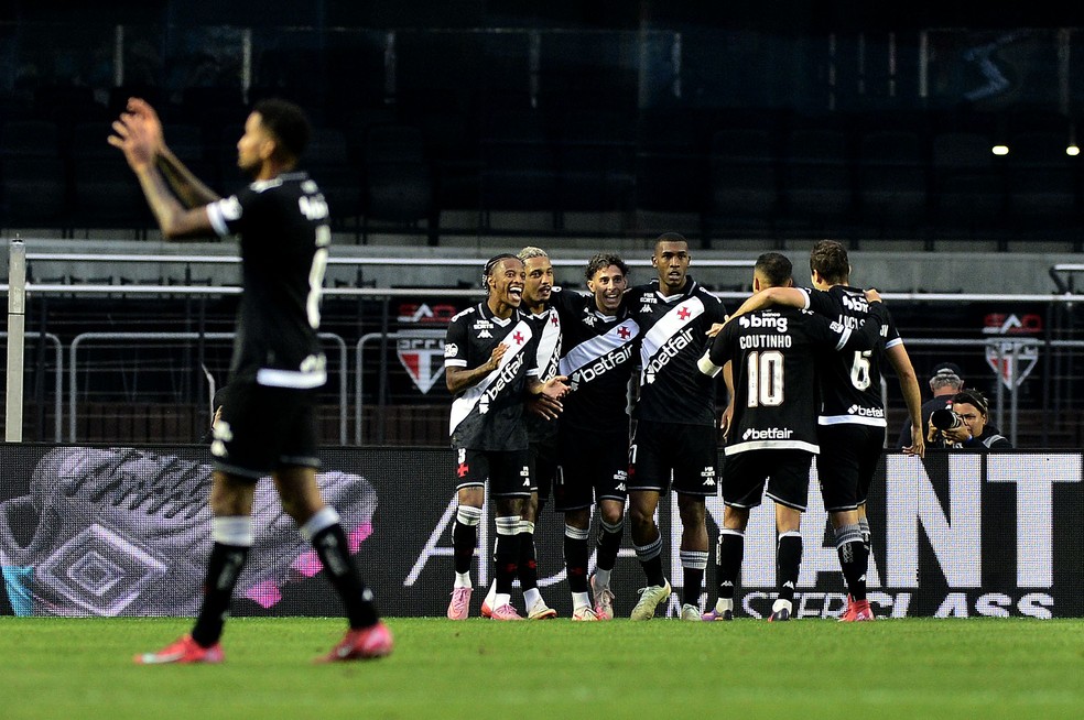 Santos x Vasco — Foto: Marcos Ribolli