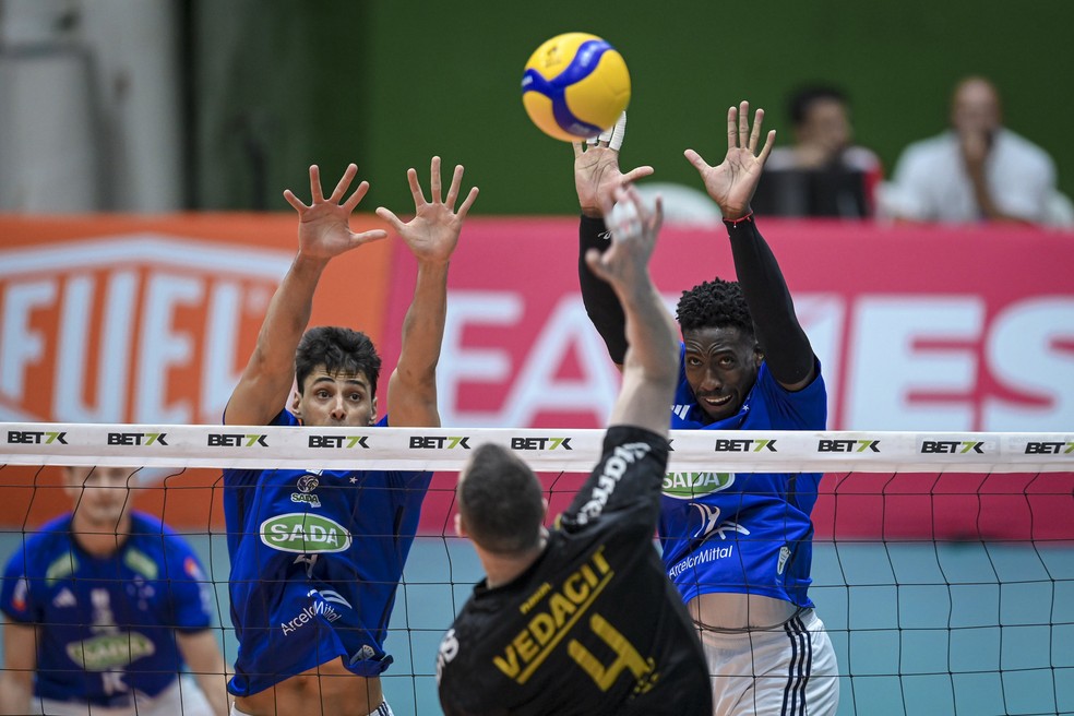 Duelo entre Cruzeiro e Guarulhos — Foto: Agência i7/Cruzeiro