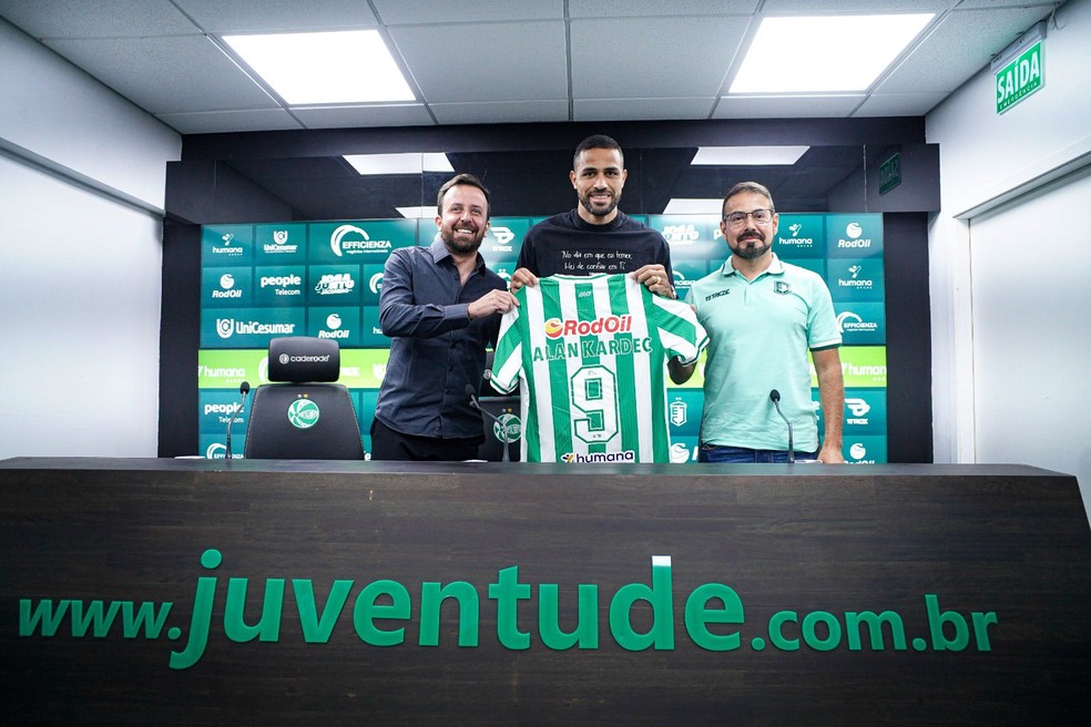 Alan Kardec foi apresentado pelo Juventude — Foto: Fernando Alves/ EC Juventude