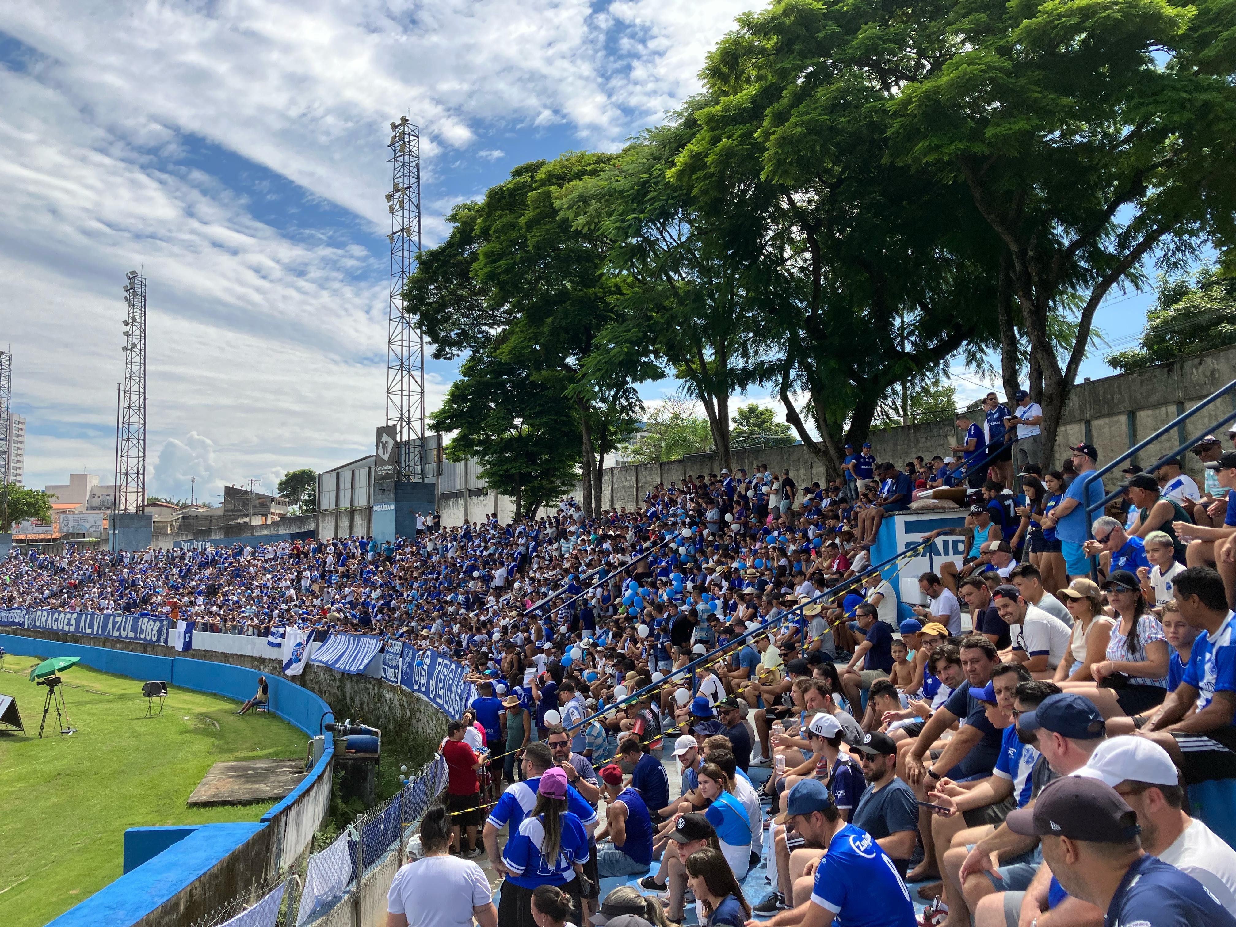 Taubaté vende cadeiras cativas no Joaquinzão; programa visa melhorar estrutura do estádio