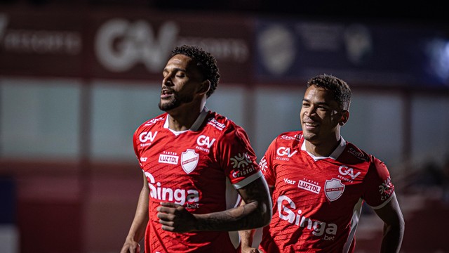 Júnior Todinho marcou para o Vila na etapa inicial