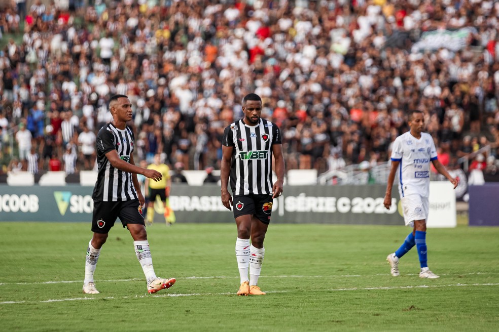 Botafogo-PB, Natan Costa, Wesley Dias, volante Wesley Dias, — Foto: Cristiano Santos / Botafogo-PB