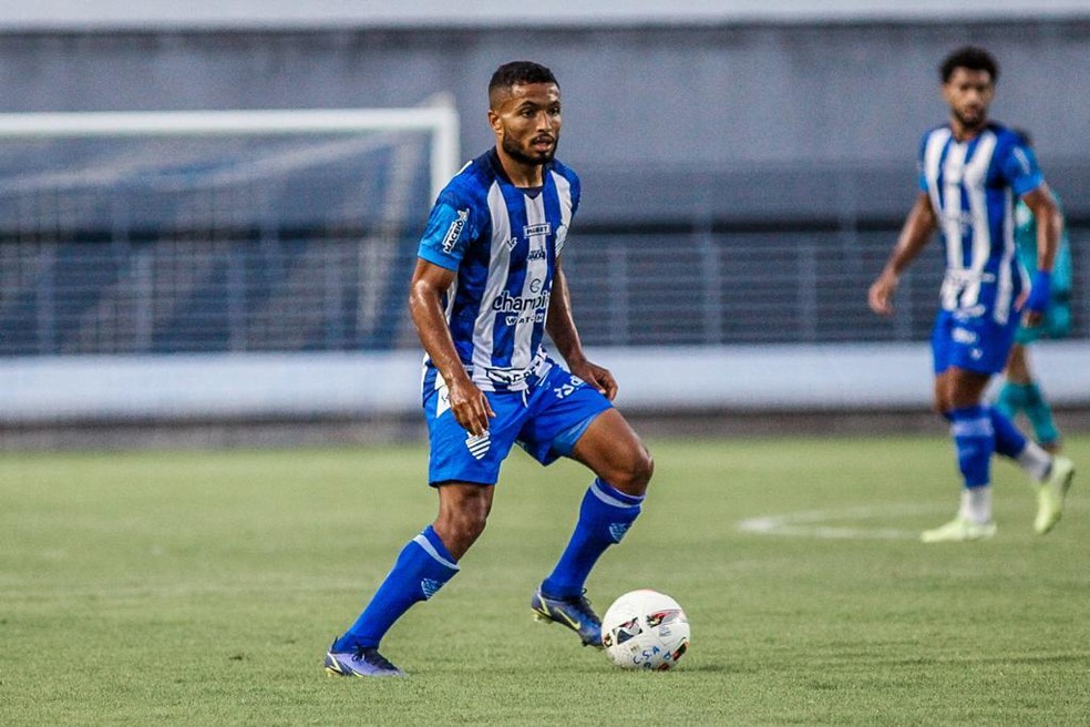 Lateral Cedric estava em sua terceira passagem pelo CSA — Foto: Morgana Oliveira/Ascom CSA