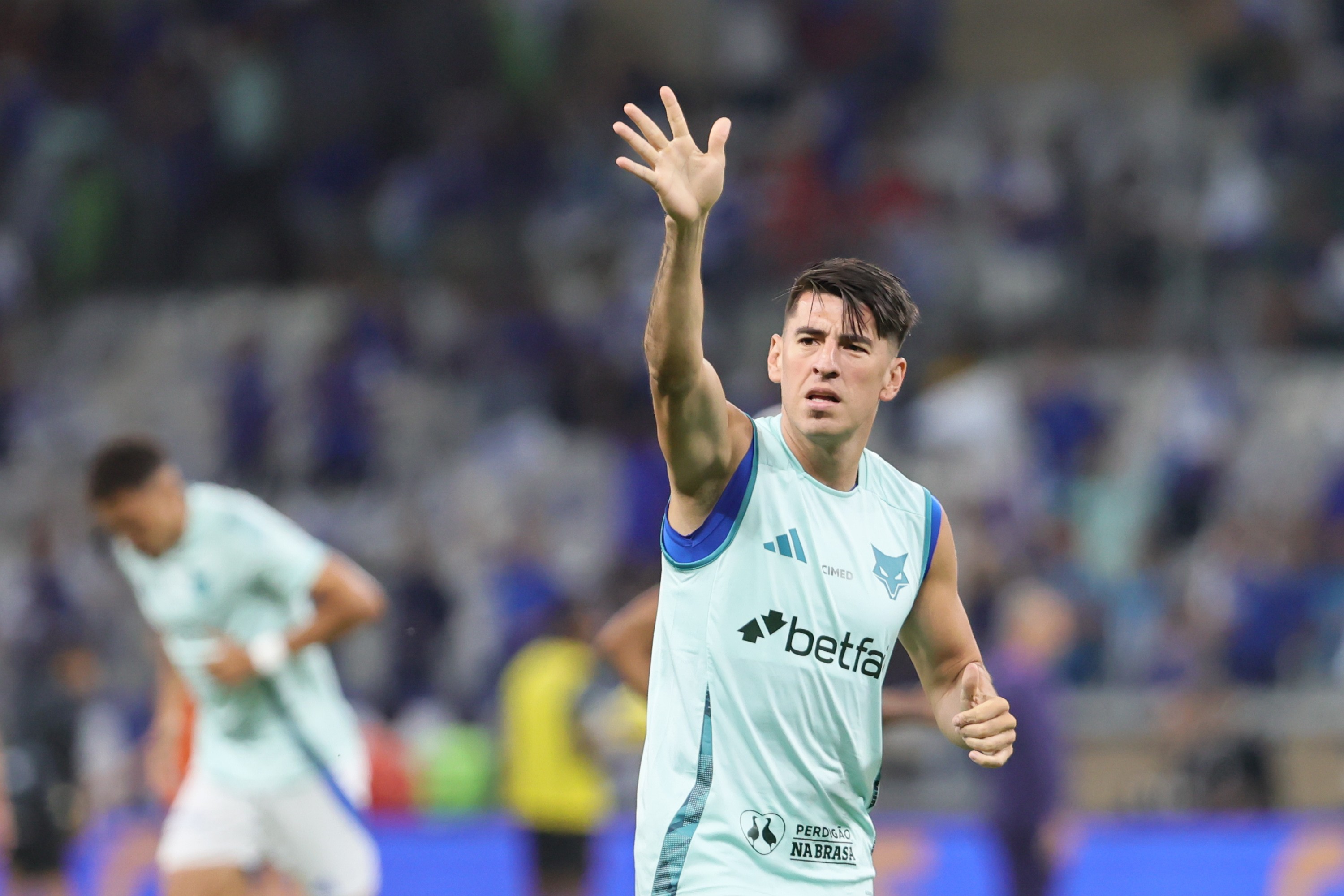 Villalba passará por exames e preocupa Cruzeiro para jogo da volta contra Corinthians