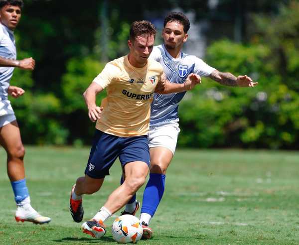 Galoppo marca golaço de bicicleta em jogo-treino do São Paulo, mas gol é anulado