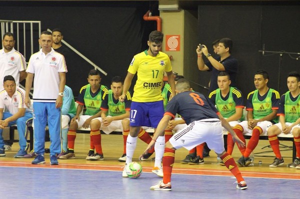 Três brasileiros concorrem ao prêmio de melhor jogador de futsal