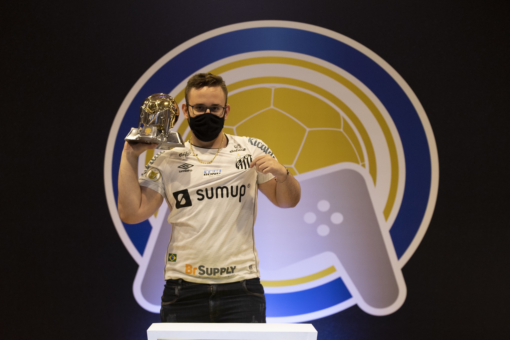 eFootball: GuiFera volta à elite com carreira à la jogador de