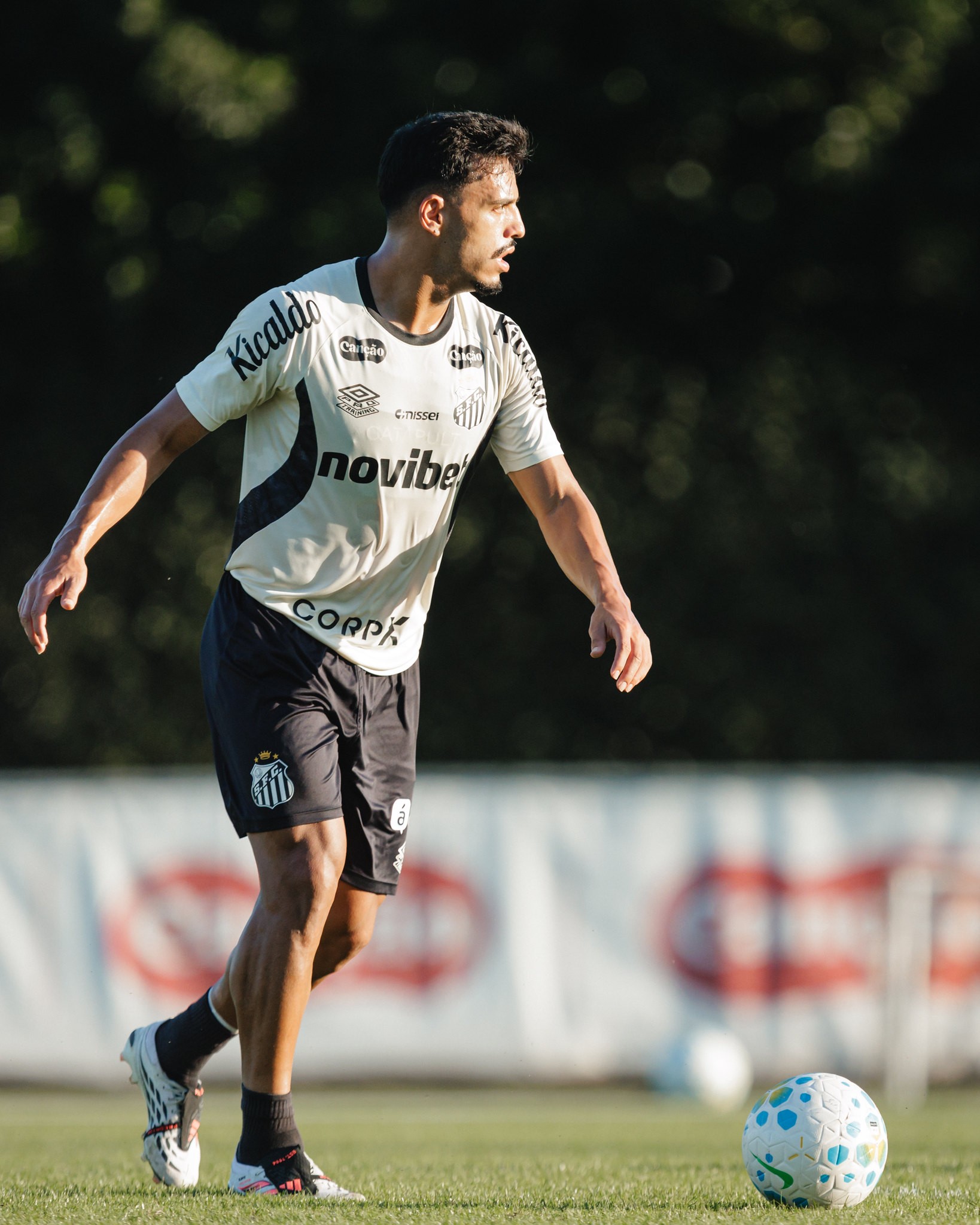 Treino do Santos: trio vai a campo e pode enfrentar o Internacional